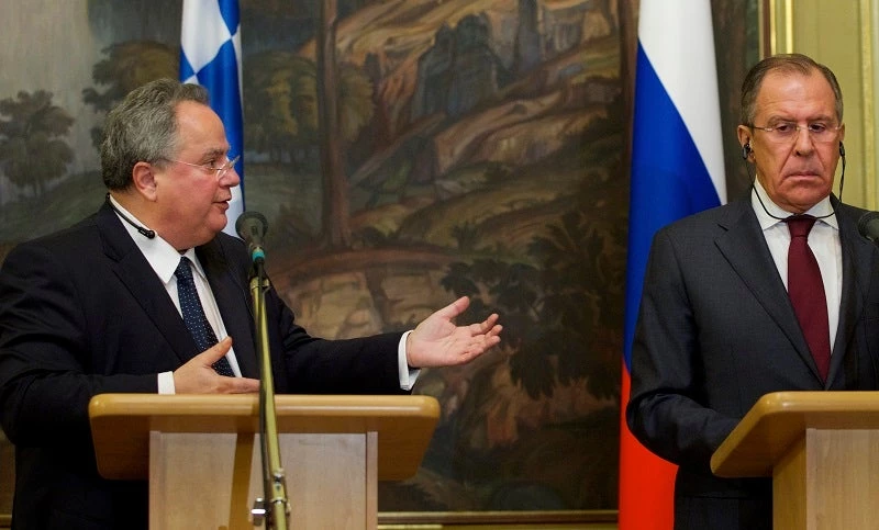 Ανοιχτός «πόλεμος» Ελλάδας-Ρωσίας – Με απελάσεις Ελλήνων διπλωματών απαντάει η Μόσχα στον Ν. Κοτζιά – Ξεχειλίζει η οργή του Κρεμλίνου κατά του Ελληνα ΥΠΕΞ